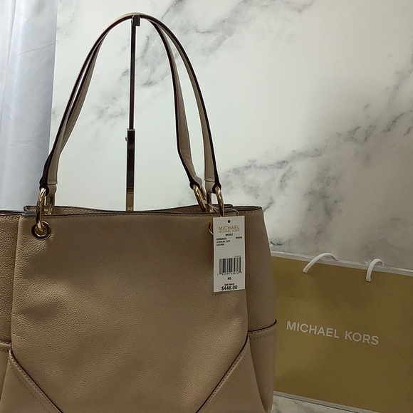 NWT- Michael Kors Shoulder Tote - Picture 2 of 4